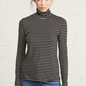 Black-and-white striped Amourt Vert Flannery Turtleneck